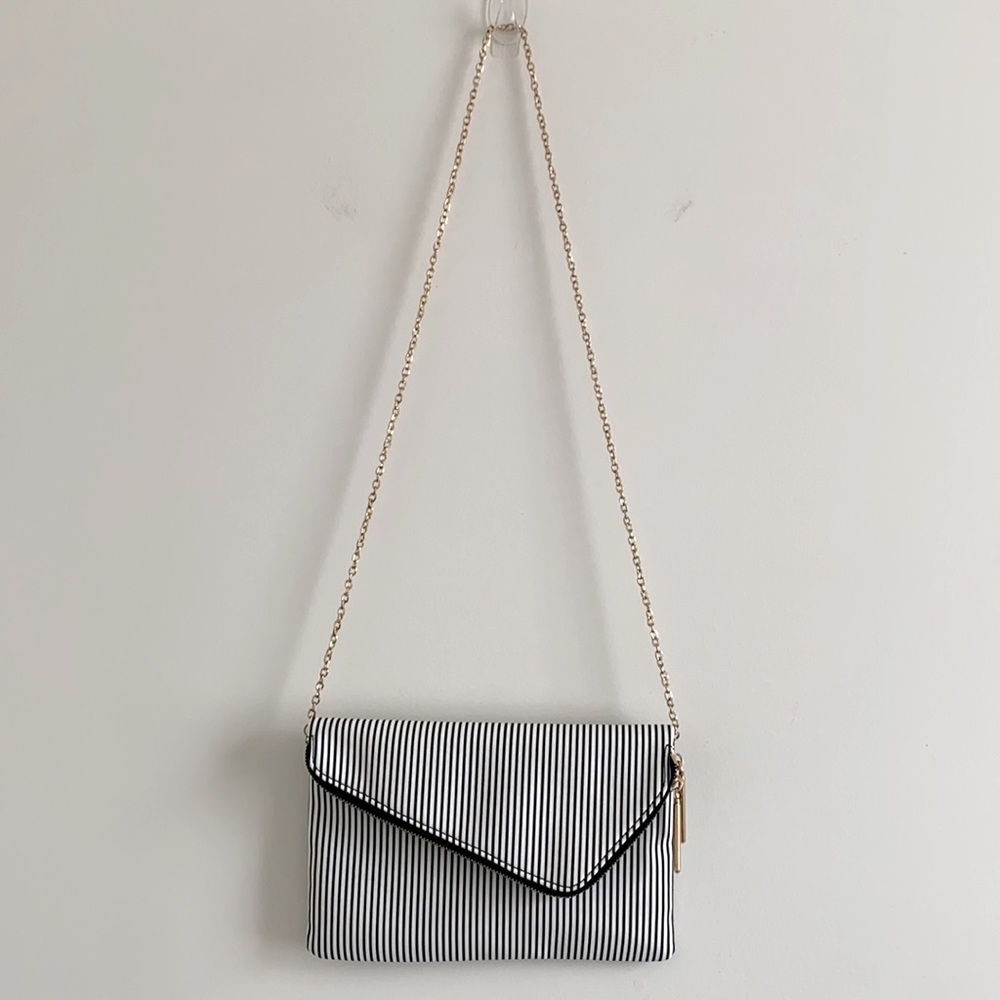 *NWOT* Urban Expressions Pinstripe Crossbody Bag - Picture 4 of 16
